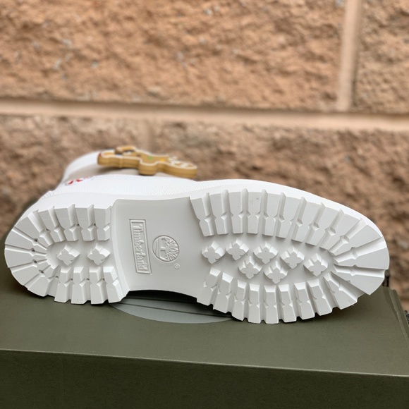 Timberland Men's Premium 6" White Boots - Picture 2 of 4